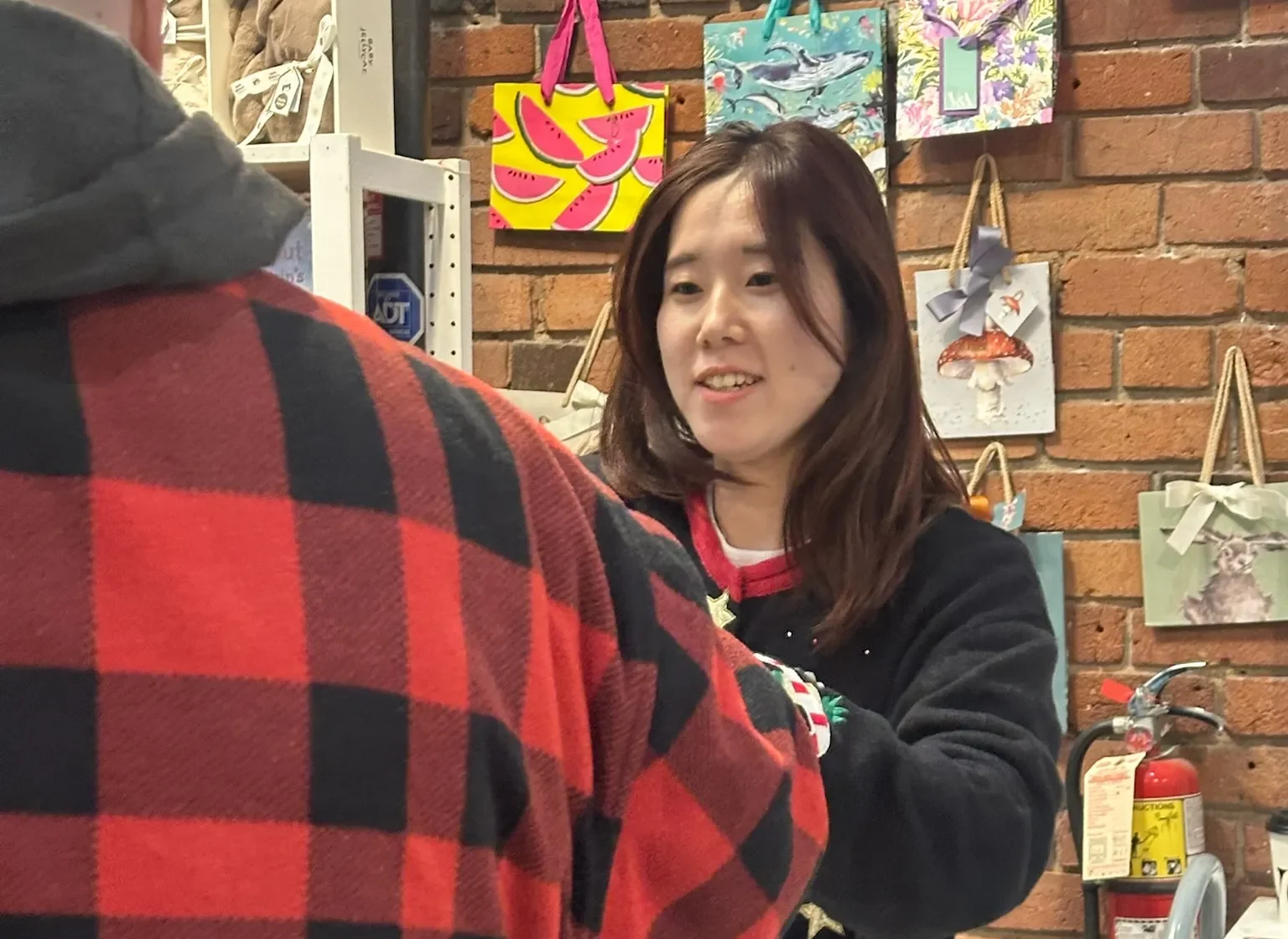 キャッシャーをしている様子