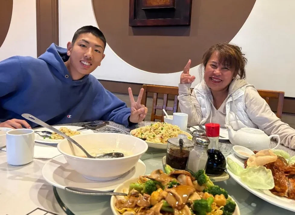 ホストマザーとの食事の写真